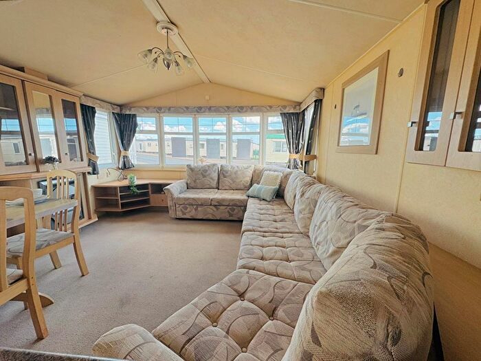 2 Bedroom Mobile/park Home For Sale In St Osyth, CO16