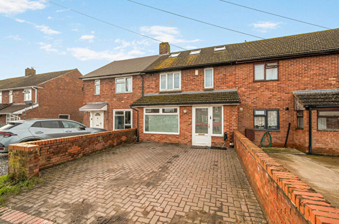 3 Bedroom Terraced House For Sale In Fremantle Road, Aylesbury, Buckinghamshire, HP21