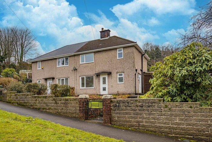 3 Bedroom Semi-Detached House To Rent In Heol Gwynno, Llantrisant, Pontyclun, CF72