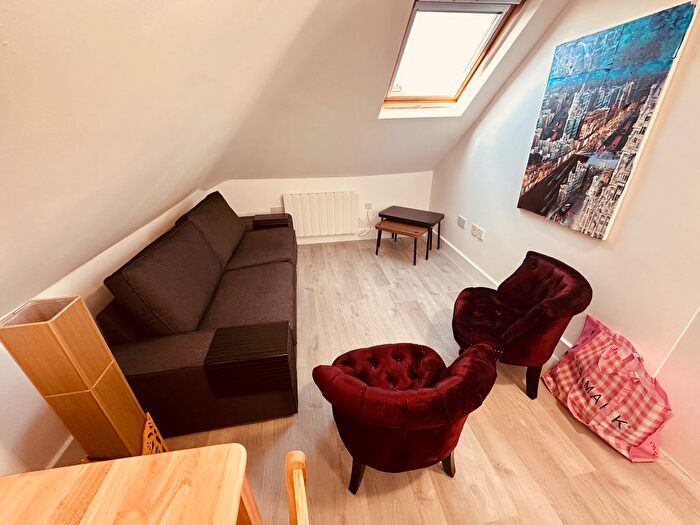 2 Bedroom Flat To Rent In Belmont Road, London, N15