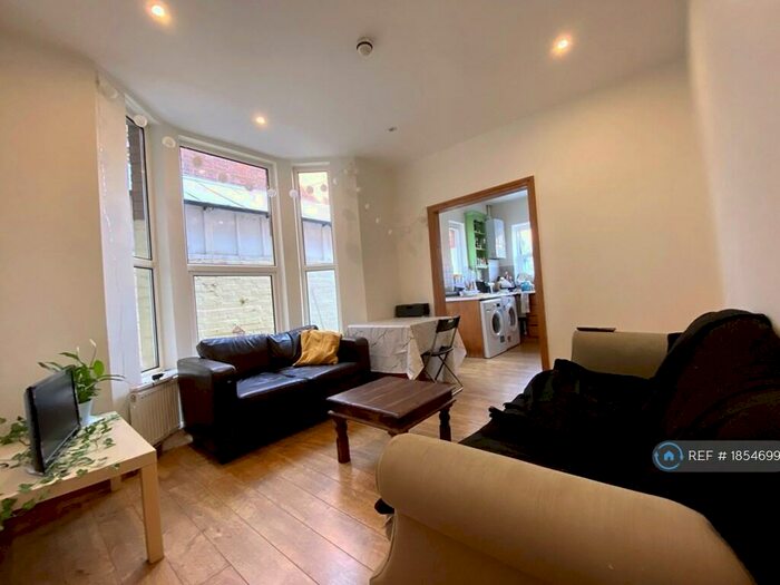 6 Bedroom Terraced House To Rent In Polsloe Road, Exeter, EX1