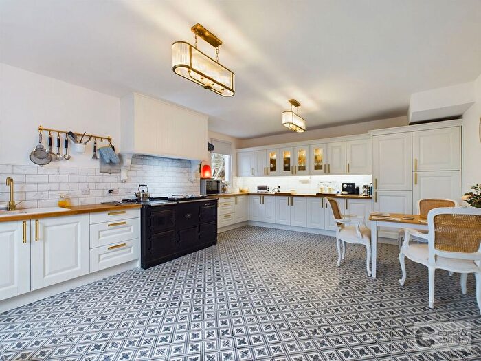 7 Bedroom Semi-Detached House For Sale In Courtenay Park, Newton Abbot, TQ12