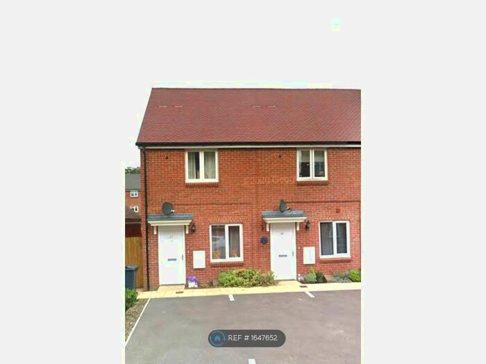 2 Bedroom Semi-Detached House To Rent In The Bramblings, Amersham, HP6