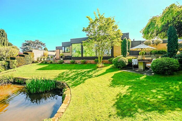 4 Bedroom Detached House For Sale In Newton Park, Newton Solney, Burton-On-Trent, DE15