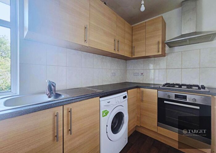 1 Bedroom Flat To Rent In Charlton Road, N9