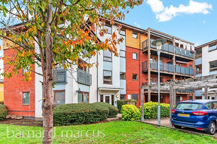 1 Bedroom Flat For Sale In Clarke Close, Croydon, CR0