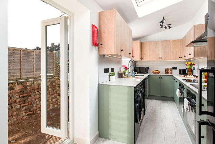 1 Bedroom Semi-detached House To Rent In Avon Park Redfield Crofts End, Bristol, BS5
