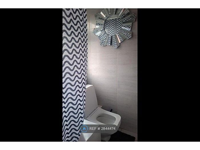 3 Bedroom Detached House To Rent In Shamrock Road, Gravesend, DA12