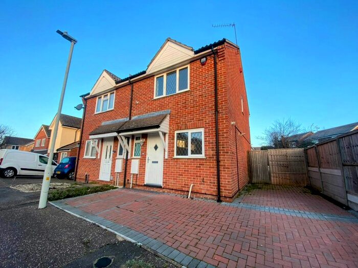 3 Bedroom Property To Rent In Golding Thoroughfare, Springfield, Chelmsford, CM2