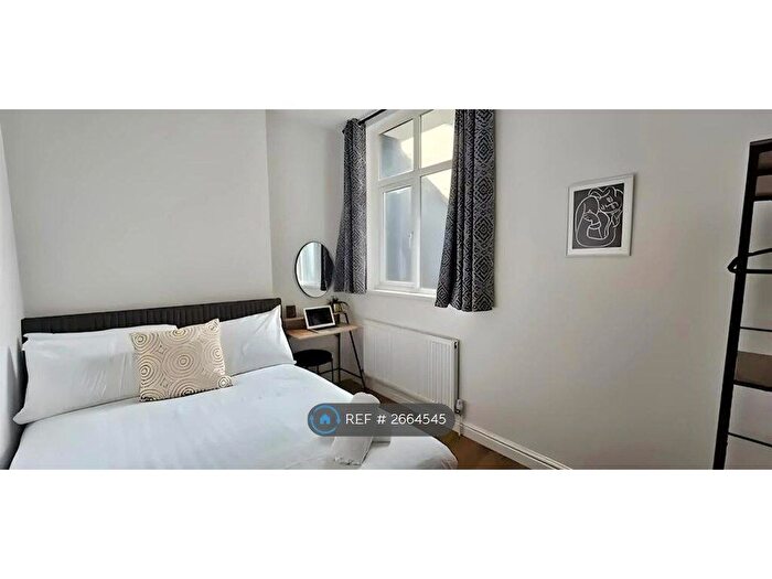 1 Bedroom Flat To Rent In Newport Road, Cardiff, CF24