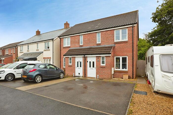 2 Bedroom Semi-Detached House For Sale In Snowdrop Wynde, Shaftesbury, SP7
