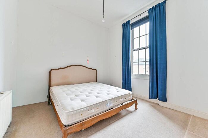 2 Bedroom Flat For Sale In Caledonian Road, Caledonian Road, London, N7