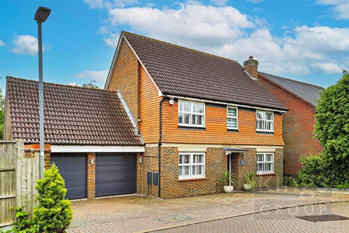 5 Bedroom Detached House For Sale In Nightingale Road, Cheshunt, EN7