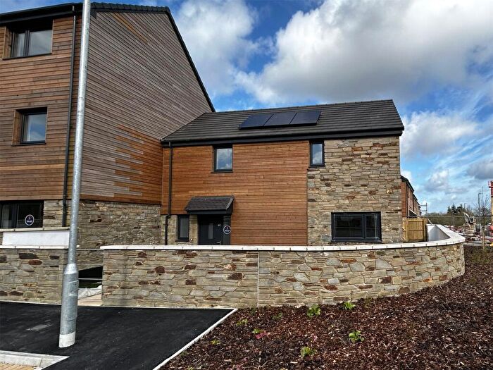 3 Bedroom End Of Terrace House To Rent In Boveway Drive, Liskeard, Cornwall, PL14