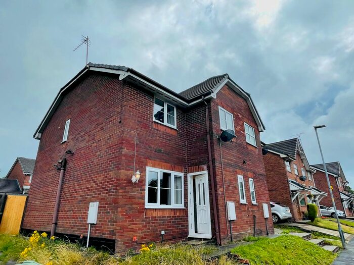3 Bedroom Semi-Detached House To Rent In Abbeyfields, Wigan, WN6