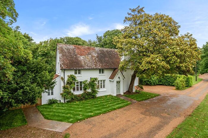 2 Bedroom Cottage To Rent In Coolhurst Doomsday Lane, RH13