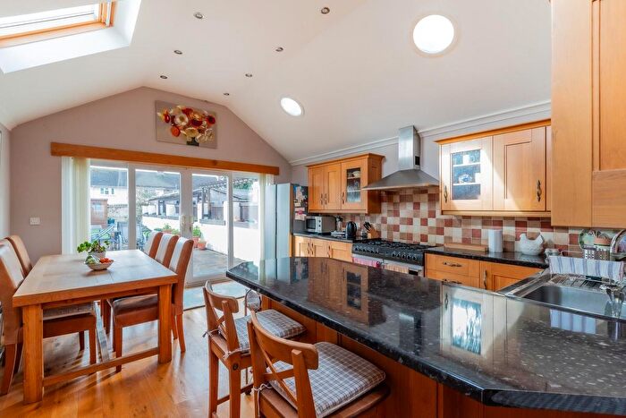 3 Bedroom Property For Sale In Redlands Road, Penarth, CF64