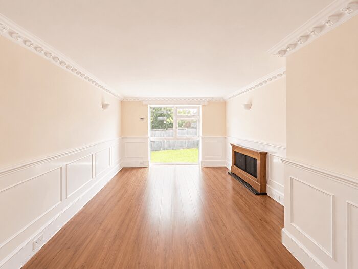 2 Bedroom Flat To Rent In Hopton Road, Stevenage, SG1
