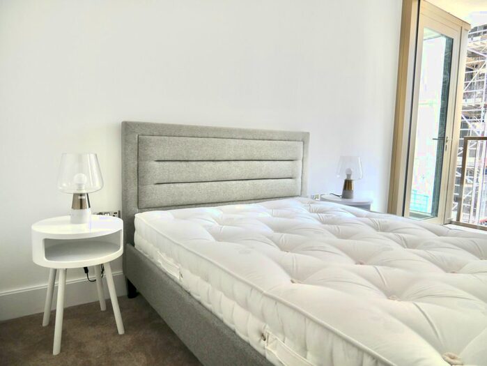 2 Bedroom Flat To Rent In Warwick Lane, London, W14