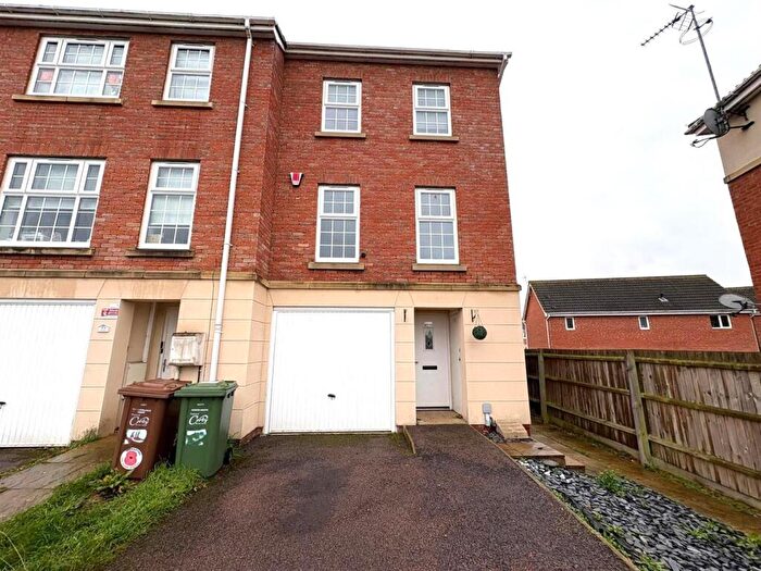 3 Bedroom House To Rent In Starling Close, Corby, NN18