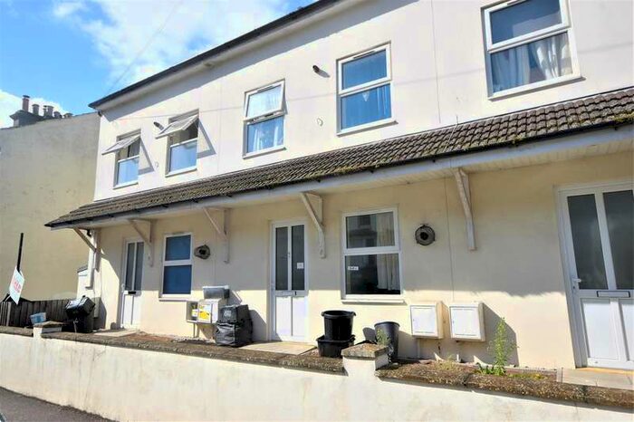 2 Bedroom Maisonette Flat To Rent In St. Georges Road, Hastings, TN34