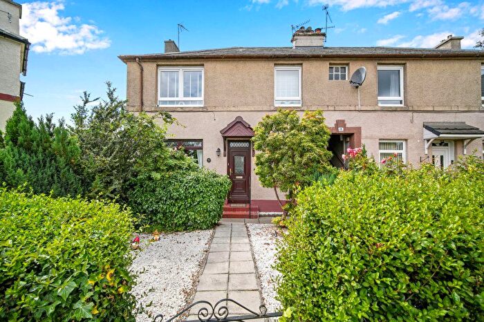2 Bedroom Flat For Sale In Woodhall Drive, Juniper Green, Edinburgh, EH14