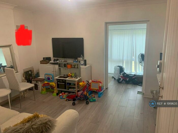 2 Bedroom Maisonette To Rent In Martens Avenue, Bexleyheath, DA7