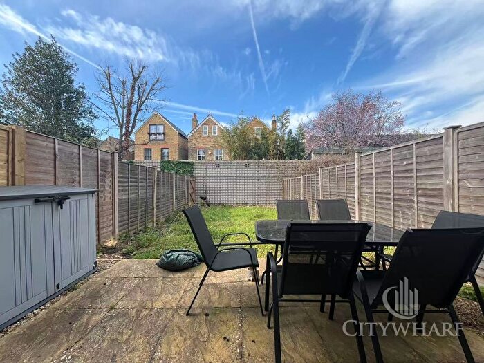 4 Bedroom Flat To Rent In Albert Road, Kingston Upon Thames, KT1