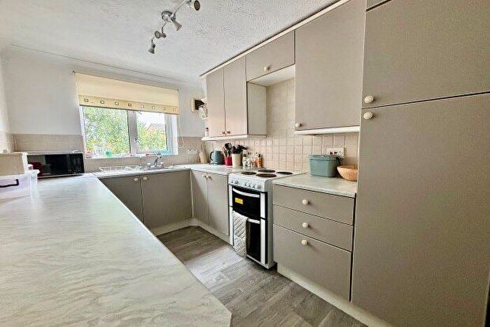 1 Bedroom Flat To Rent In Ferrier Close, Gillingham, ME8