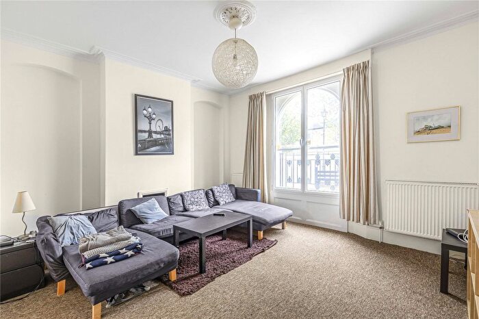 3 Bedroom Terraced House To Rent In Belmont Close, London, SW4