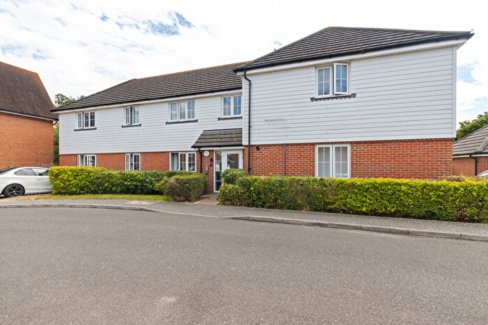 2 Bedroom Flat For Sale In Kelmscott Way, Bersted, Bognor Regis, West Sussex, PO21