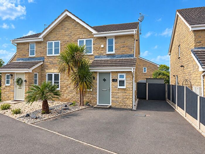 3 Bedroom Semi-Detached House For Sale In Waterloo Court, Dinnington, Sheffield, S25