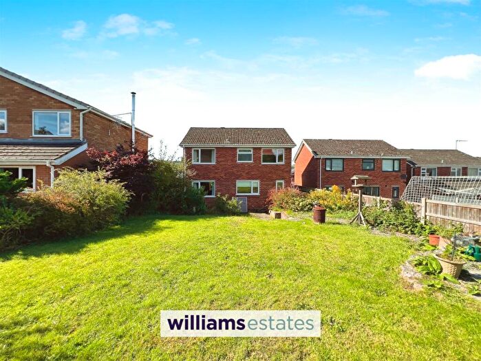 4 Bedroom Detached House For Sale In Erw Goch, Ruthin, LL15