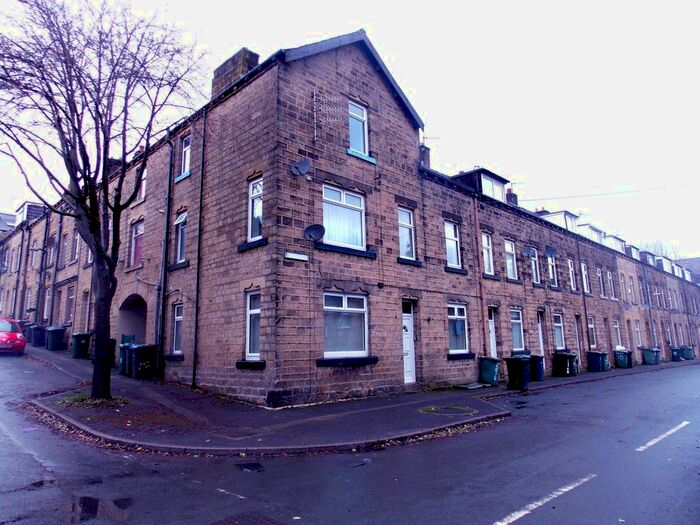 1 Bedroom Flat To Rent In Eelholme View Street, Keighley, West Yorkshire, BD20
