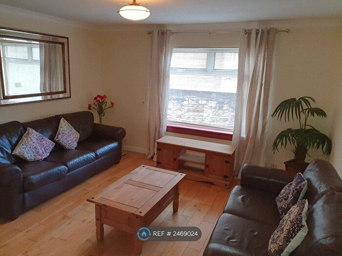 3 Bedroom Semi-Detached House To Rent In Abbeyhill Crescent, Edinburgh, EH8