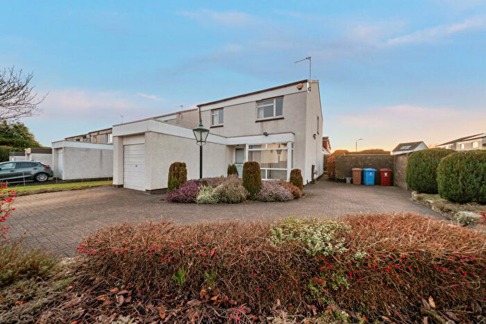 4 Bedroom Detached House For Sale In Broomhill Avenue, Larbert, FK5