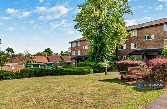 2 Bedroom Flat To Rent In Kingsleigh Walk, Bromley, BR2