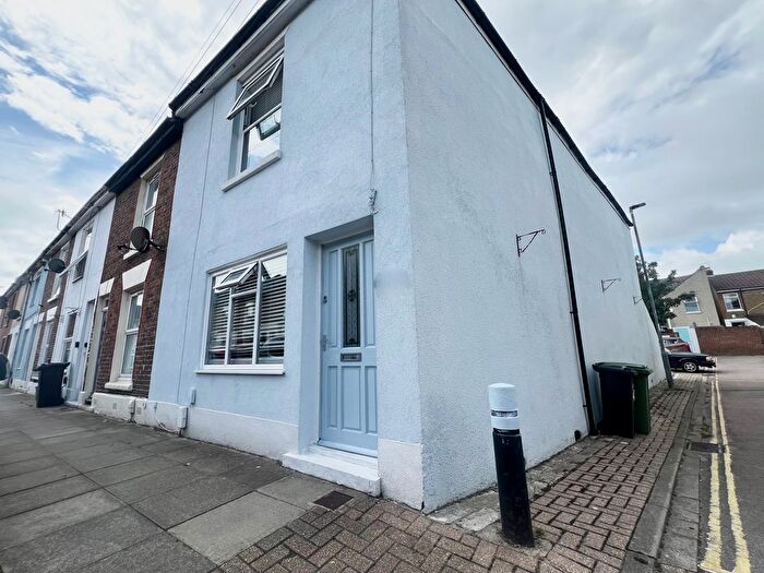 5 Bedroom End Of Terrace House For Sale In Brompton Road, Southsea, PO4