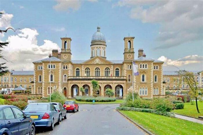 2 Bedroom Flat For Sale In Princess Park Manor, New Southgate, N11