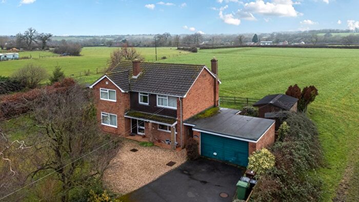 4 Bedroom Detached House For Sale In Nupend, Stonehouse, GL10