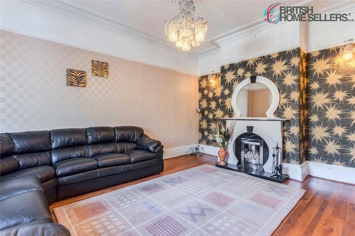 5 Bedroom Terraced House For Sale In Hoxton Street, Bradford, West Yorkshire, BD8
