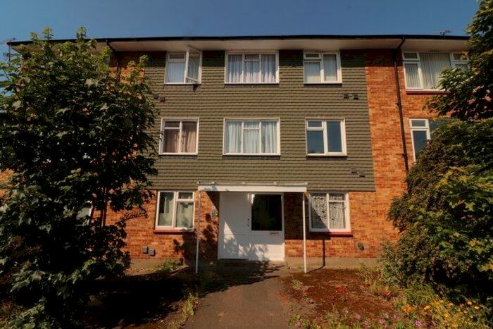 2 Bedroom Flat To Rent In Pleasant Road, Southend-On-Sea, SS1