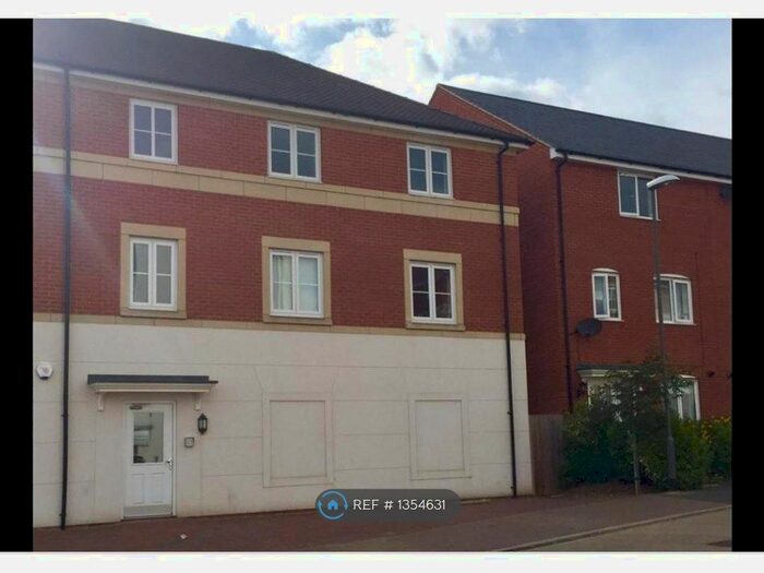 2 Bedroom Flat To Rent In Prince Rupert Drive, Aylesbury, HP19