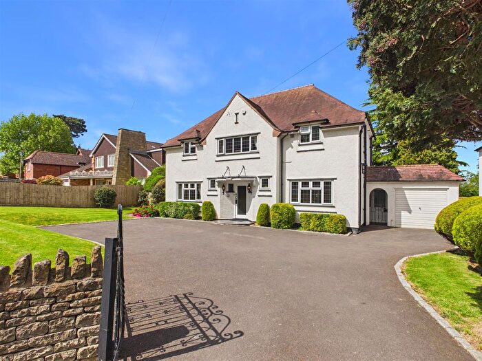 5 Bedroom Detached House For Sale In Stroud Road, Tuffley, Gloucester, GL4