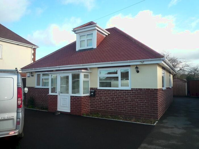 3 Bedroom Detached Bungalow To Rent In School Lane, Coven, WV9