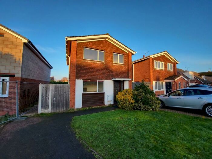 3 Bedroom Detached House To Rent In Oak Avenue, Walton-on-the-Hill, Stafford, ST17