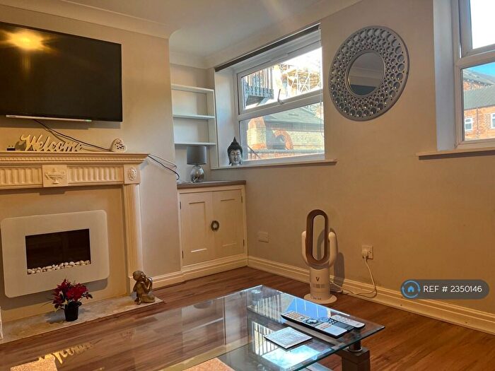 1 Bedroom Flat To Rent In Rosedale Mansions, Hull, HU3