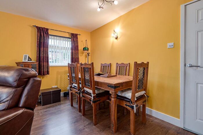 3 Bedroom End Of Terrace House For Sale In Pendle Court, Bolton, BL1