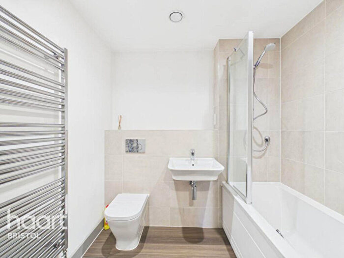2 Bedroom Flat For Sale In Paintworks, Bristol, BS4