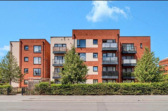 2 Bedroom Flat To Rent In Slough, SL1